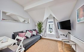3 Princess Green - Portrush By The Sea